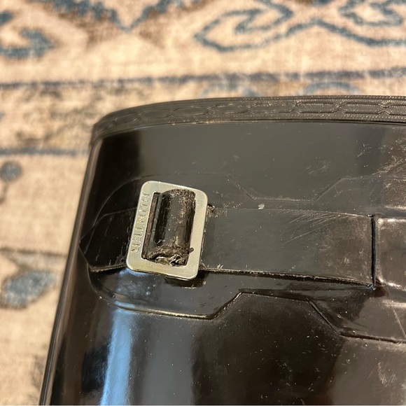 Hunter Boots Women’s Original Tall Gloss Rain Boots - Picture 5 of 9